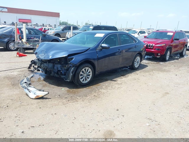 Toyota CAMRY LE 2015 4T4BF1FK2FR477084 Image 2