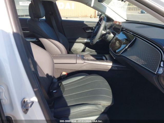W1KLF4HB2RA045611 Mercedes-Benz E 350