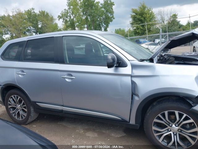 JA4AD2A30HZ011417 Mitsubishi Outlander Es