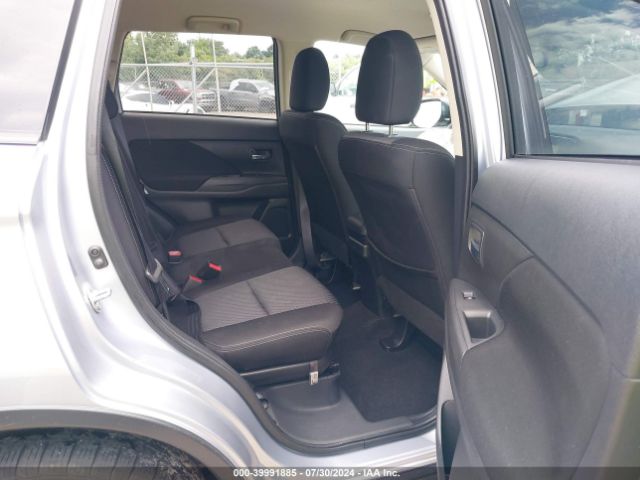JA4AD2A30HZ011417 Mitsubishi Outlander Es