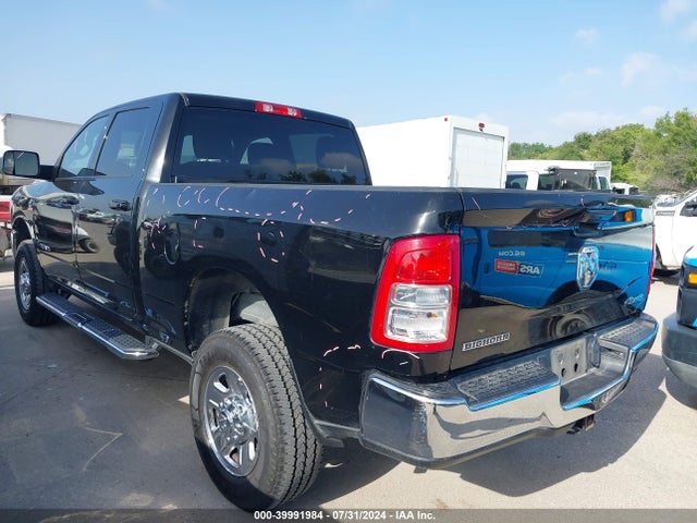3C6UR5DL8NG321321 RAM 2500 Big Horn  4x4 6'4 Box