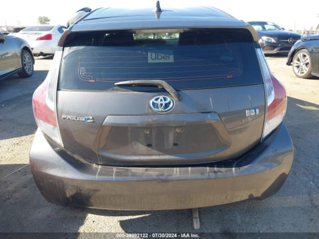 JTDKDTB33F1112364 Toyota Prius C One