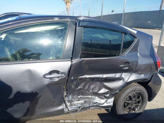 JTDKDTB33F1112364 Toyota Prius C One