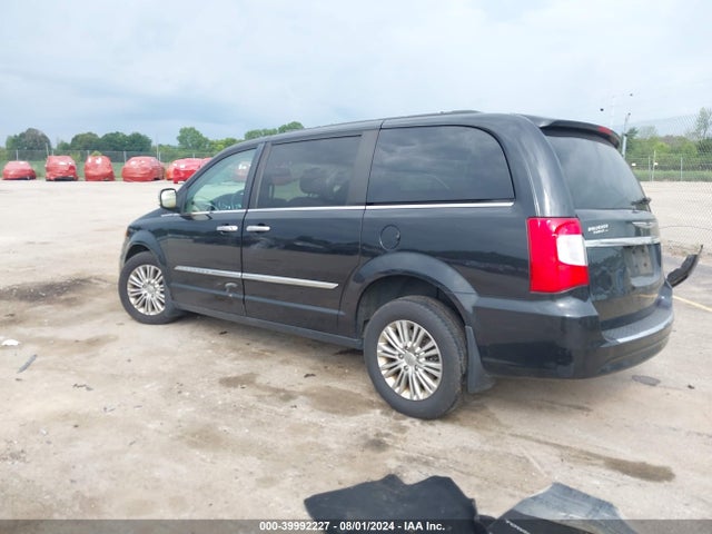 2C4RC1CG6GR111228 Chrysler Town & Country Touring-l Anniversary Edition