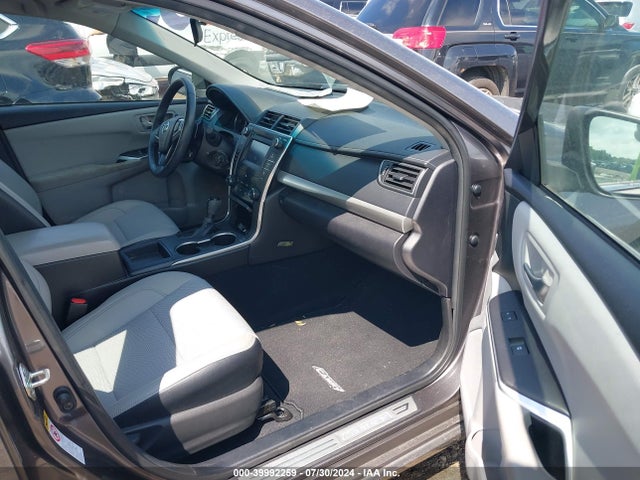 39992259 :رقم المزاد ، 4T1BF1FKXGU124457 vin ، 2016 Toyota Camry Se مزاد بيع