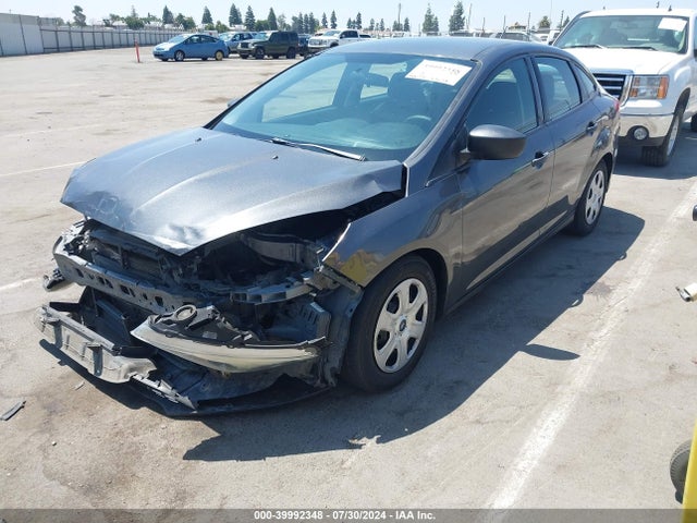 Ford FOCUS S 2015 1FADP3E28FL256344 Image 2