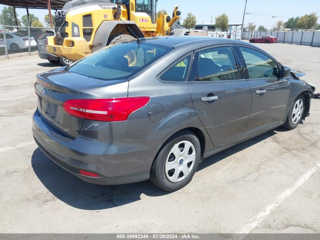 Ford FOCUS S 2015 1FADP3E28FL256344 Image 4