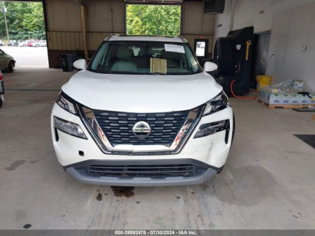 5N1AT3BA8MC810138 Nissan Rogue Sv Fwd