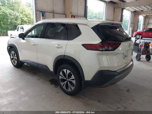 5N1AT3BA8MC810138 Nissan Rogue Sv Fwd