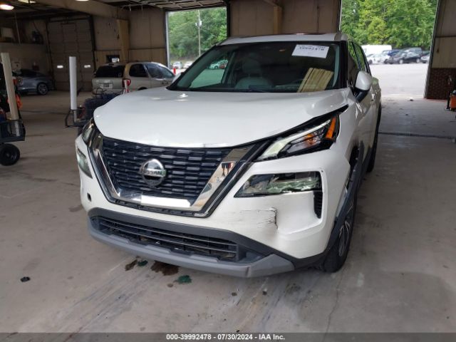 5N1AT3BA8MC810138 Nissan Rogue Sv Fwd