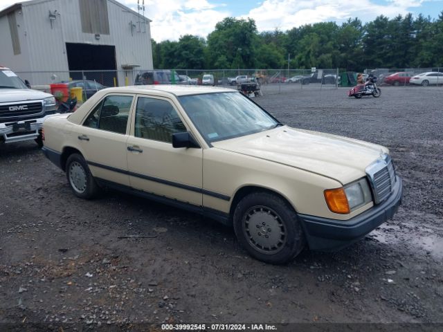1989 MERCEDES-BENZ 260 WDBEA26D1KA822228