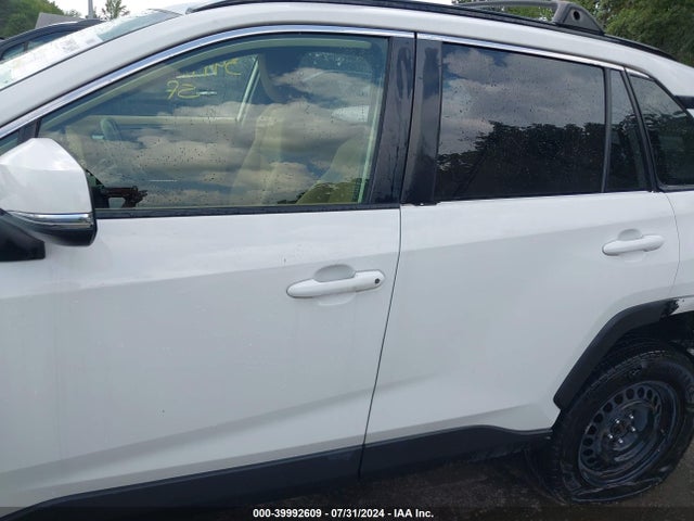 Toyota RAV4 LE 2019 JTMG1RFV9KD011576 Image 15