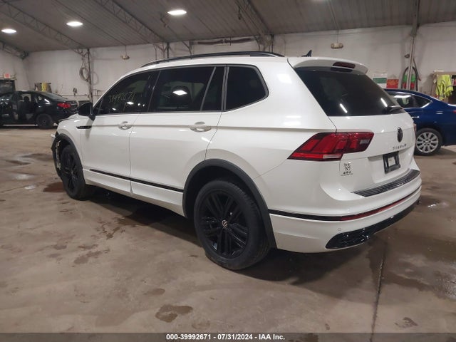 3VV8B7AX3NM134315 Volkswagen Tiguan 2.0t Se R-line Black