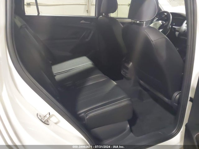3VV8B7AX3NM134315 Volkswagen Tiguan 2.0t Se R-line Black
