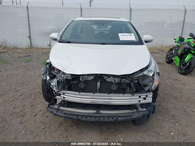 Toyota Prius Three 2017 JTDKARFU1H3035869 Image 13