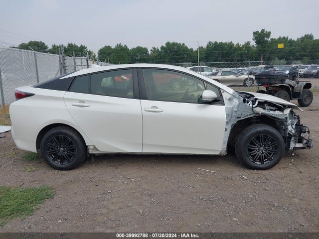 Toyota Prius Three 2017 JTDKARFU1H3035869 Image 14