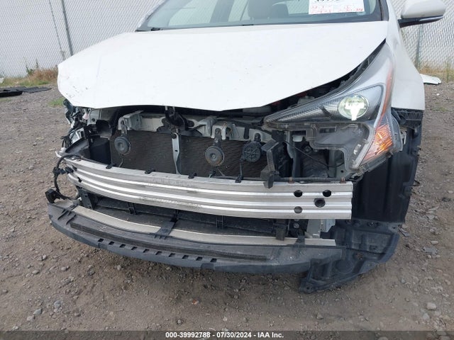 Toyota Prius Three 2017 JTDKARFU1H3035869 Image 19