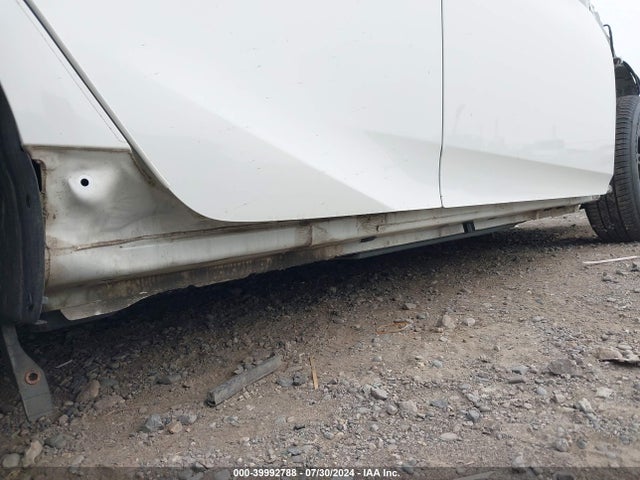 Toyota Prius Three 2017 JTDKARFU1H3035869 Image 22