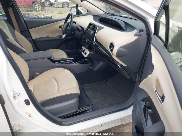 Toyota Prius Three 2017 JTDKARFU1H3035869 Image 5