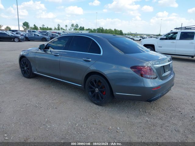 WDDZF4JB6JA407609 Mercedes-Benz E 300