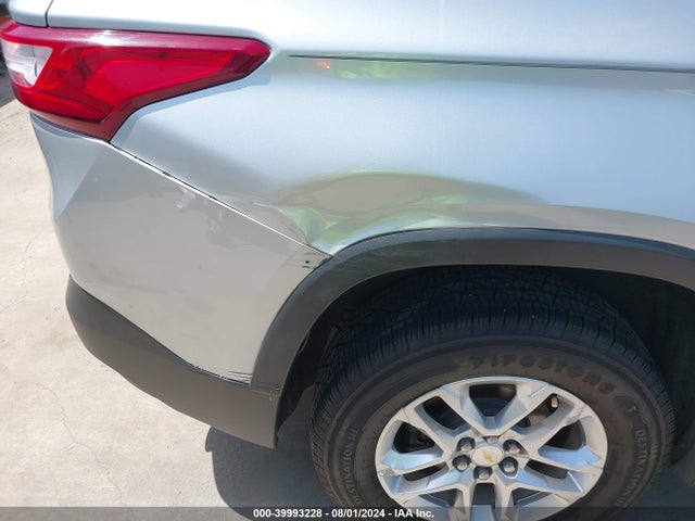 Chevrolet Traverse Ls 2018 1GNERFKW7JJ137214 Image 19