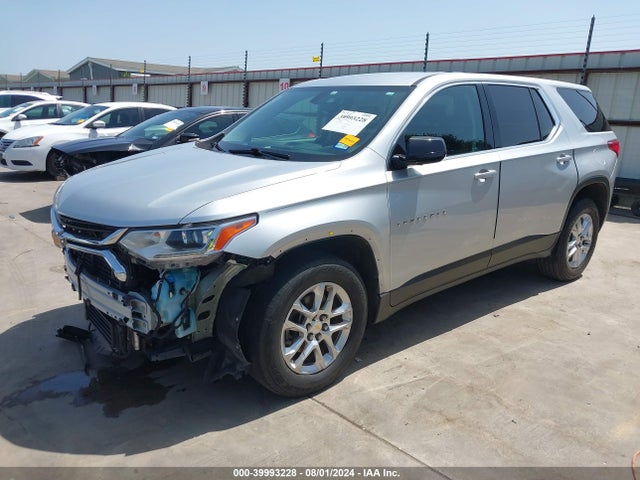 Chevrolet Traverse Ls 2018 1GNERFKW7JJ137214 Image 2