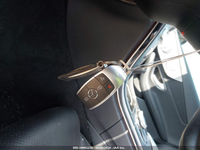 WDDWJ8DB1KF846323 Mercedes-Benz C 300