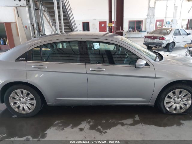 Chrysler 200 LX 2014 1C3CCBAB8EN210649 Image 13