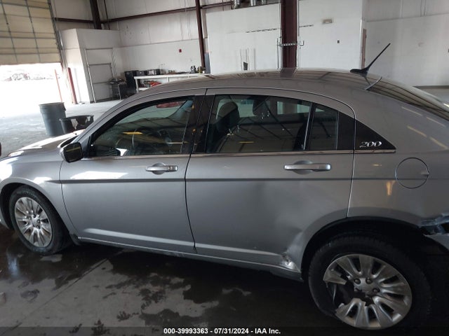 Chrysler 200 LX 2014 1C3CCBAB8EN210649 Image 14