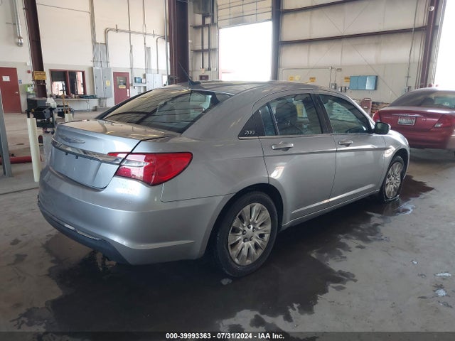 Chrysler 200 LX 2014 1C3CCBAB8EN210649 Image 4
