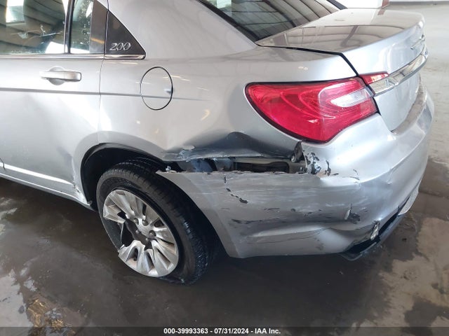 1C3CCBAB8EN210649 Chrysler 200 LX