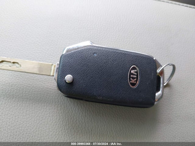 KNDJ23AU4M7142110 KIA SOUL LX