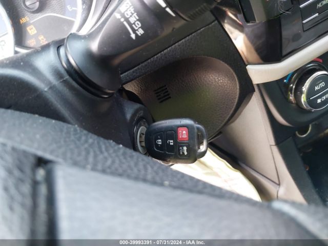 2T1BURHE3GC621170 Toyota COROLLA LE