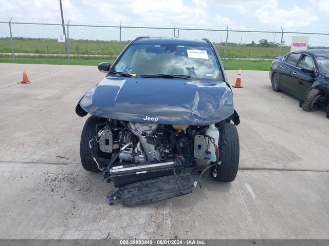 3C4NJCCB1JT407055 Jeep Compass Limited Fwd