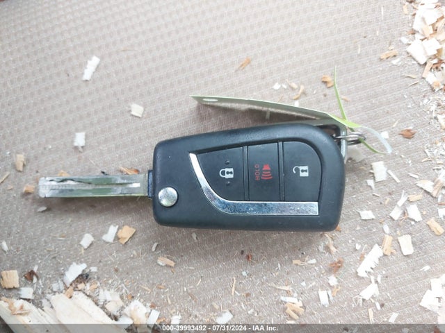 Toyota RAV4 LE 2019 JTMF1RFV4KD503640 Image 11