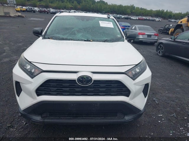 Toyota RAV4 LE 2019 JTMF1RFV4KD503640 Image 12