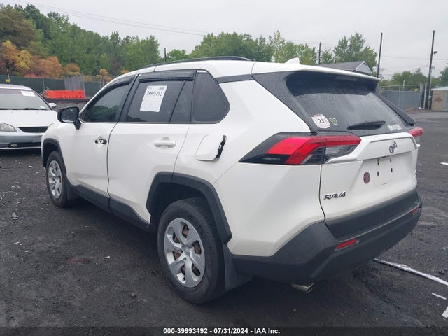 Toyota RAV4 LE 2019 JTMF1RFV4KD503640 Image 3
