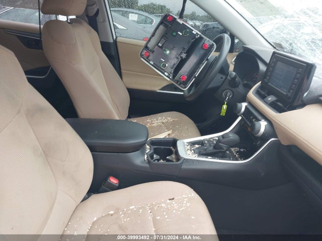 Toyota RAV4 LE 2019 JTMF1RFV4KD503640 Image 5
