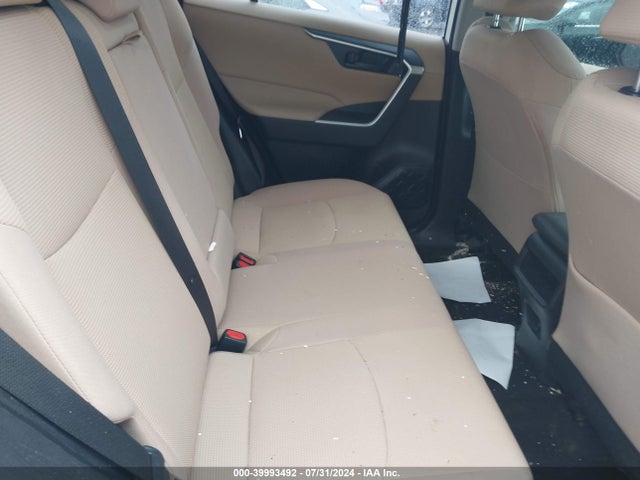 Toyota RAV4 LE 2019 JTMF1RFV4KD503640 Image 8