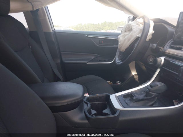 Toyota RAV4 LE 2019 2T3F1RFV3KW058410 Image 5
