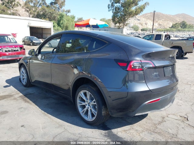 2024 TESLA MODEL Y 7SAYGDEE3RF090790 Photo 2