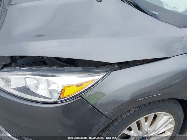 1FADP3J28JL271781 Ford Focus Titanium