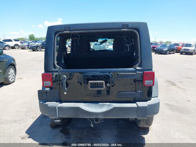 1C4BJWDG3EL194075 Jeep Wrangler Unlimited Sport