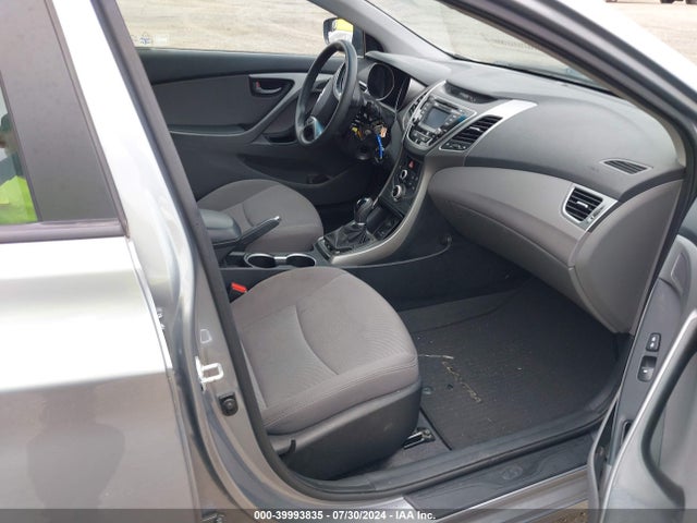 2016 Hyundai Elantra Se მანქანა იყიდება აუქციონზე, vin: 5NPDH4AE5GH708074, აუქციონის ნომერი: 39993835