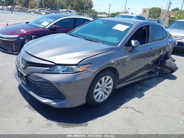 Toyota CAMRY LE 2020 4T1C11AK8LU370279 Image 2