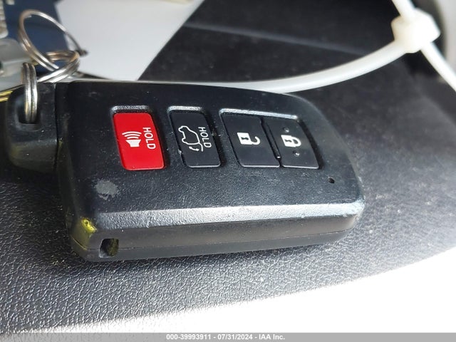 Toyota Rav4 Xle 2017 2T3WFREV1HW397310 Image 11