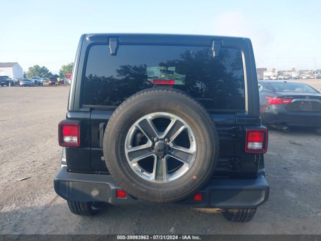 1C4HJXEG7JW311891 Jeep Wrangler Unlimited Sahara