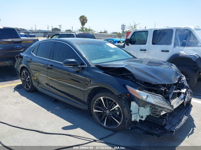 2018 4T1B61HK5JU143017 main image