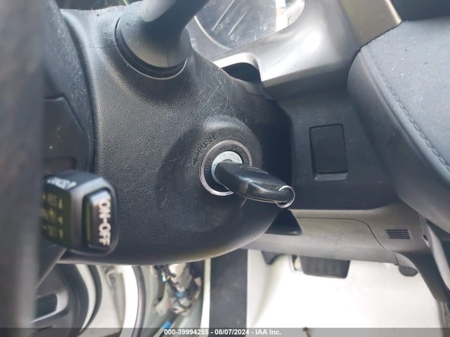 Toyota RAV4 LE 2018 JTMZFREV8JJ151534 Image 11
