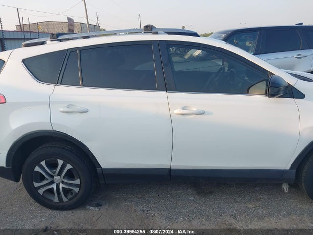 Toyota RAV4 LE 2018 JTMZFREV8JJ151534 Image 13